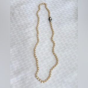 Elegant Cream Faux Pearl Necklace